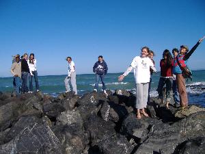 05+-+C+A+B+-+Students+at+the+beach+3